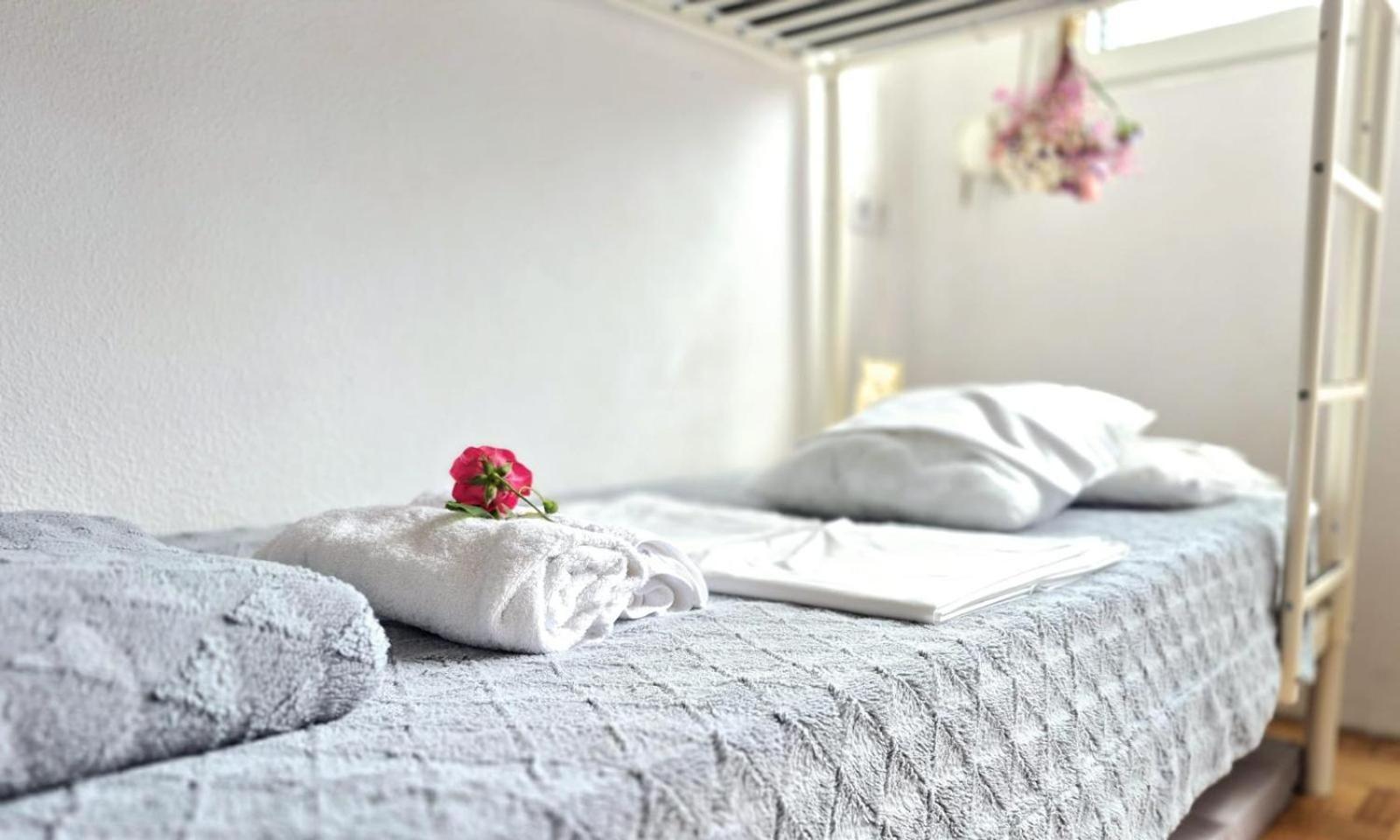 Ideal For Camino Quiet Basic Room Away From Crowds In Private House Zizur Mayor Szoba fotó